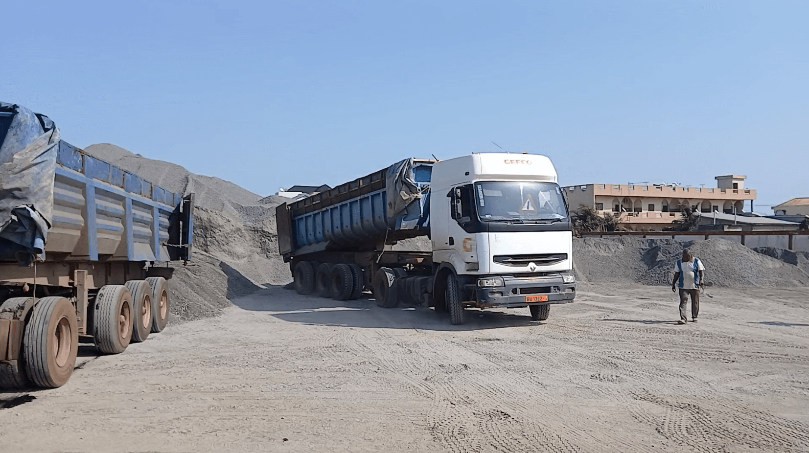 Terrassement chantier routier Porto-Novo